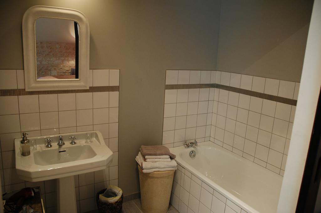 Les Pierres D'aurèle Chambres d'Hôtes Saint-Georges-sur-Cher Quarto foto
