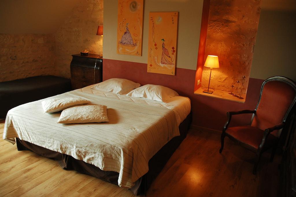 Les Pierres D'aurèle Chambres d'Hôtes Saint-Georges-sur-Cher Quarto foto