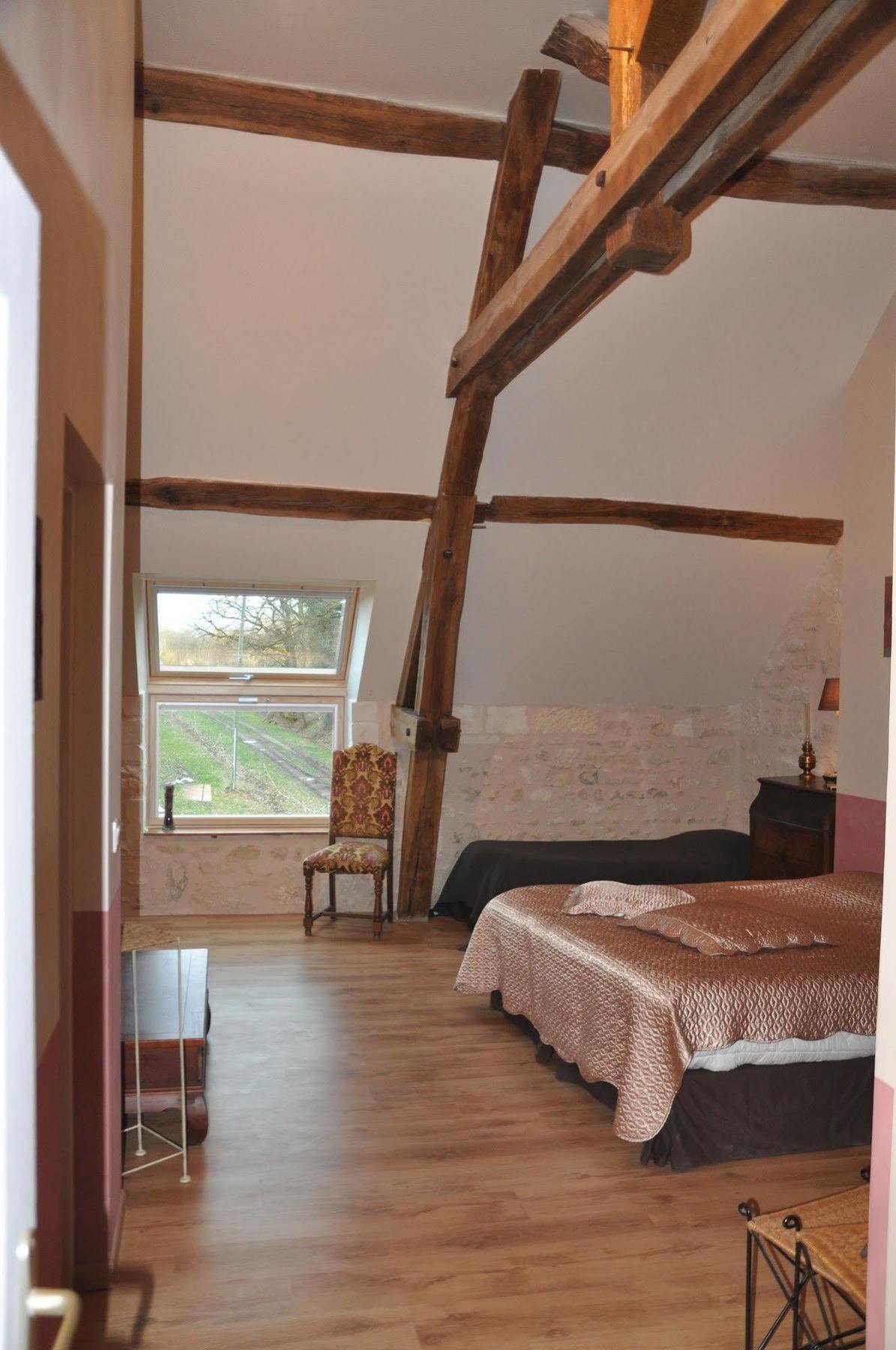 Les Pierres D'aurèle Chambres d'Hôtes Saint-Georges-sur-Cher Exterior foto